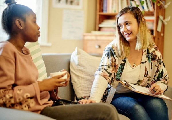 clipboard-child-and-psychologist-woman-talking-s-2025-04-06-11-42-44-utc